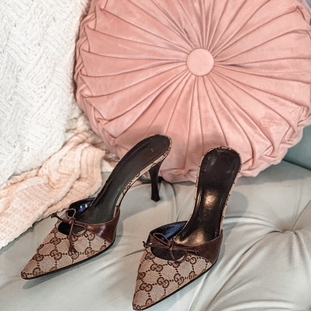 Gucci Logo Pointed Toe Mules